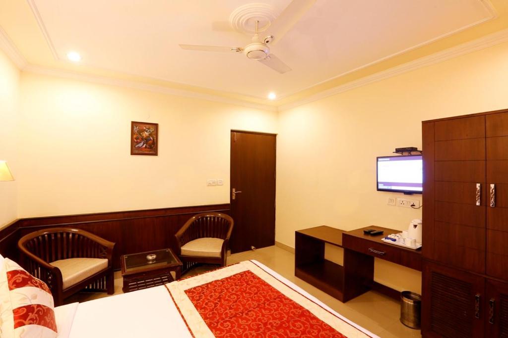 Airport La Sapphire Hotel & Restaurant Új-Delhi Kültér fotó