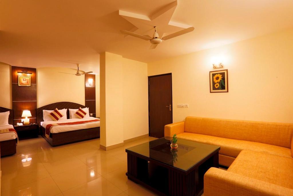 Airport La Sapphire Hotel & Restaurant Új-Delhi Kültér fotó