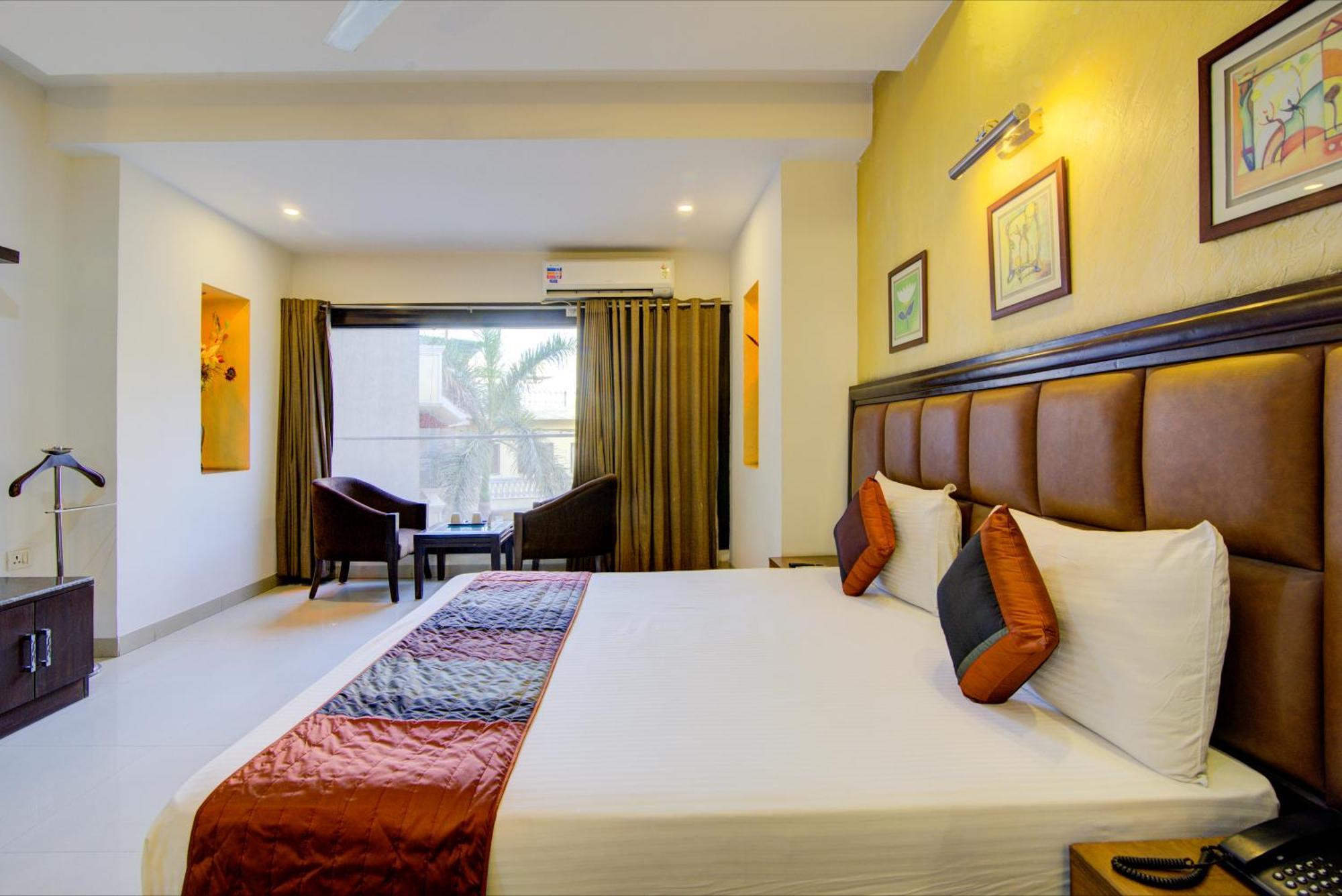 Airport La Sapphire Hotel & Restaurant Új-Delhi Kültér fotó