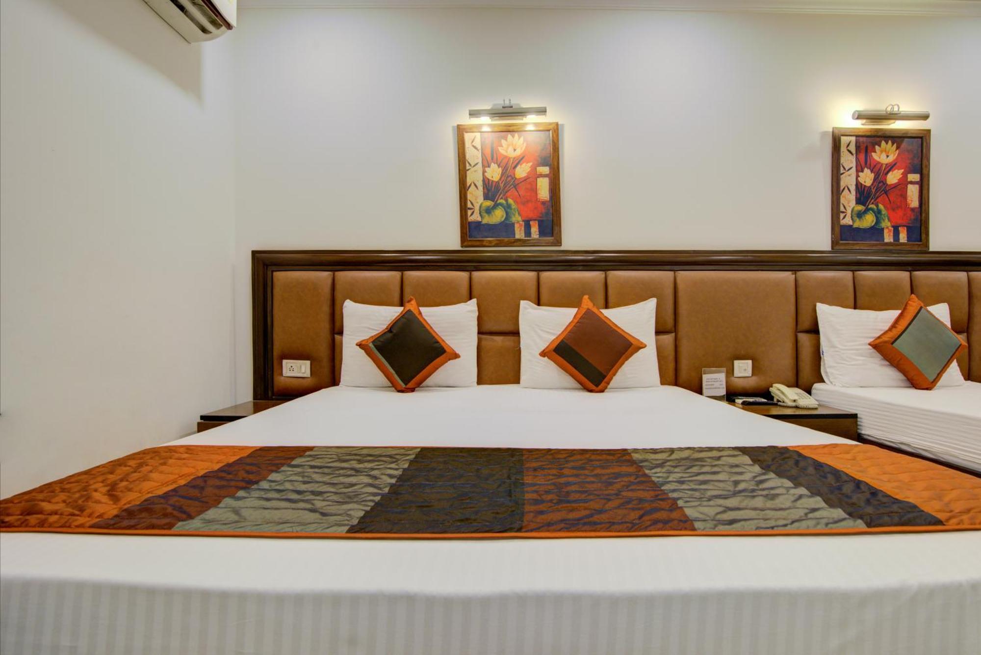Airport La Sapphire Hotel & Restaurant Új-Delhi Kültér fotó